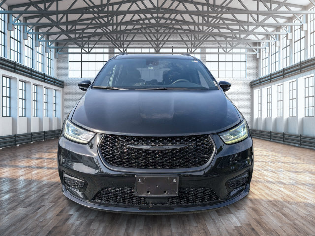 Used 2025 Chrysler Pacifica Limited FWD image 8