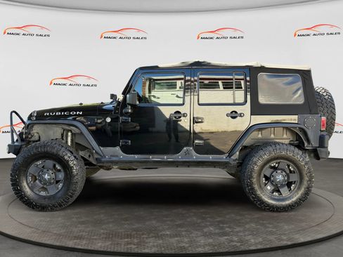 Used 2013 Jeep Wrangler Unlimited Rubicon w/ Connectivity Group AWD/4WD image 7