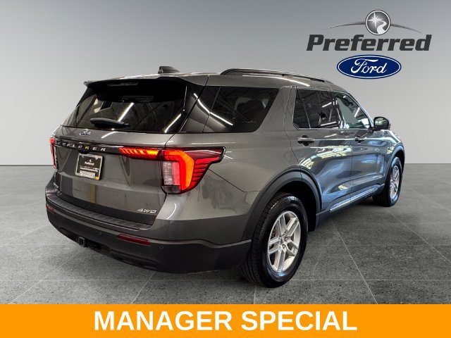 Used 2025 Ford Explorer Active AWD/4WD image 17