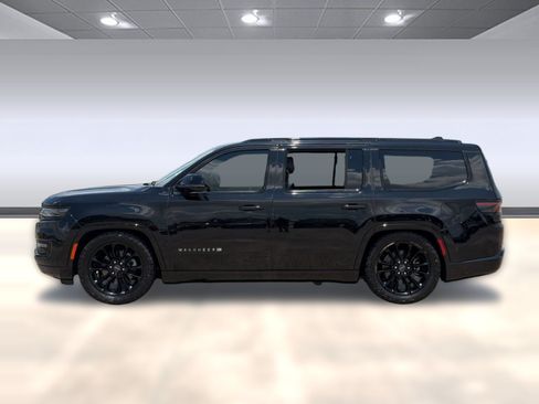 Used 2024 Jeep Wagoneer Series III w/ Premium Group I AWD/4WD image 2