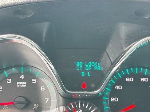 Used 2017 Chevrolet Traverse LT w/ Style and Technology Package image 9