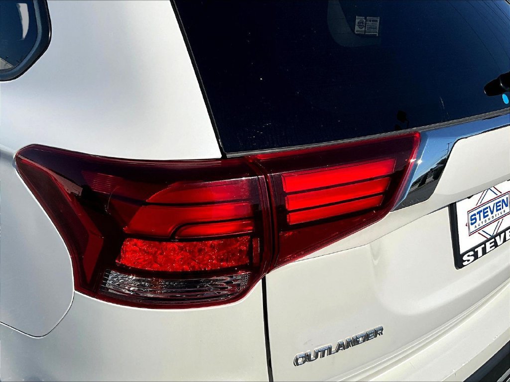 Used 2020 Mitsubishi Outlander ES AWD/4WD image 25