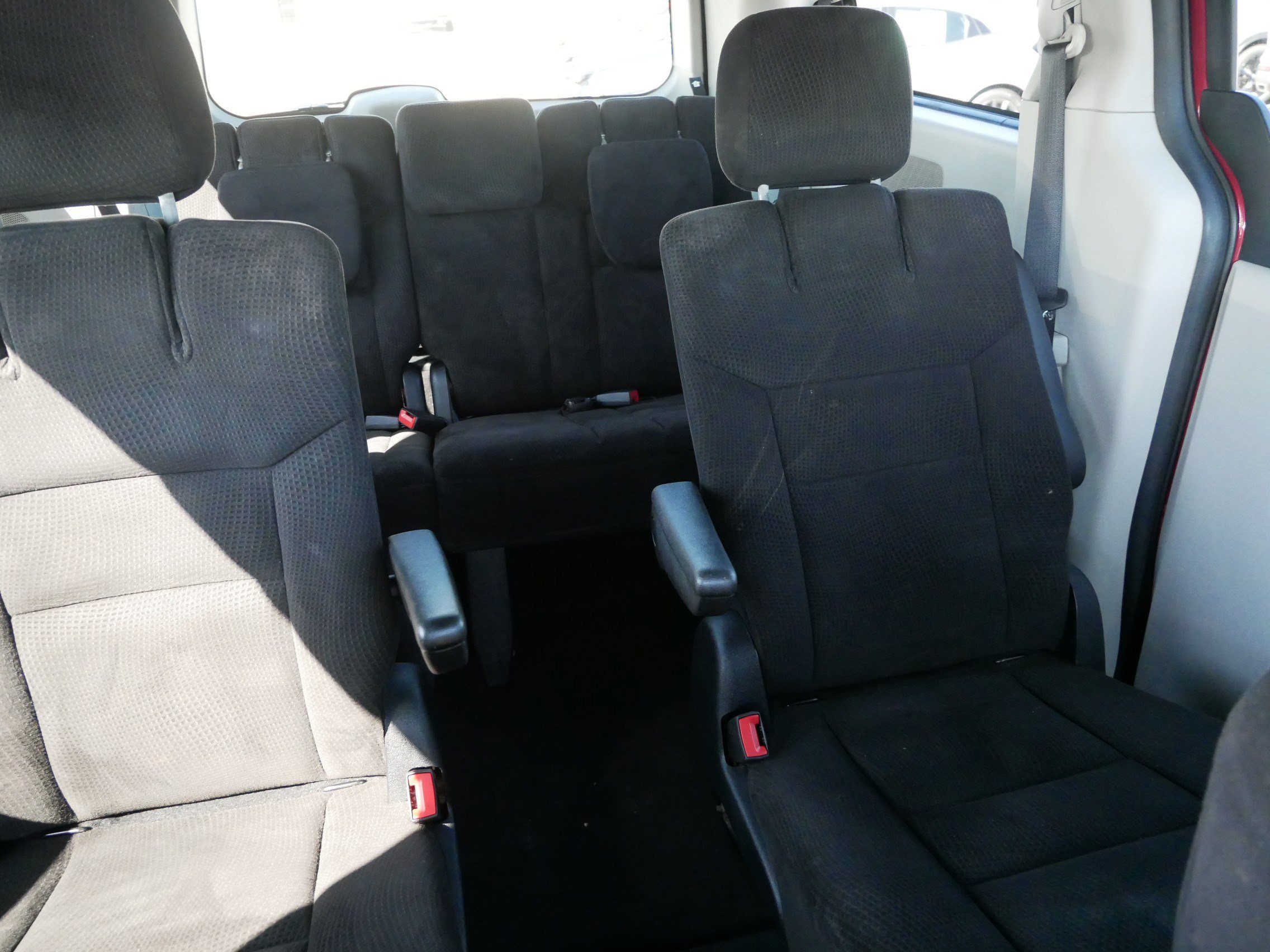 Used 2014 Dodge Grand Caravan SE FWD image 14