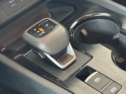 Used 2024 Nissan Rogue S AWD/4WD image 25