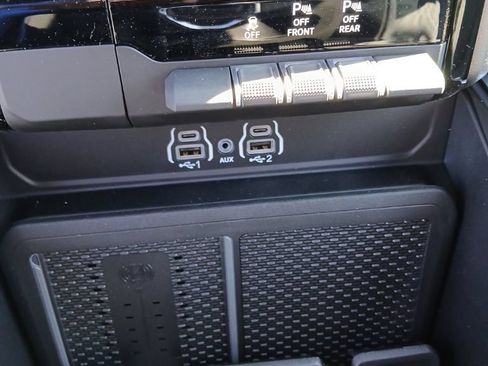New 2026 RAM 1500 Big Horn AWD/4WD image 11