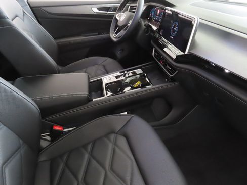 New 2026 Volkswagen Atlas Cross Sport SE image 25