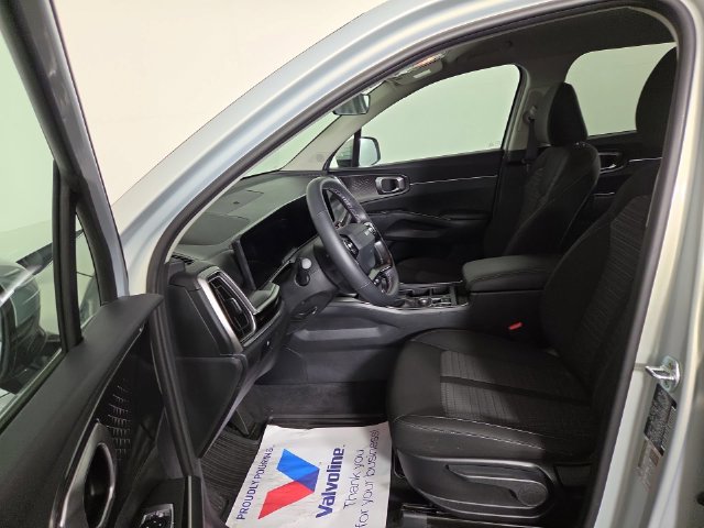 Used 2026 Kia Sorento LX FWD image 12