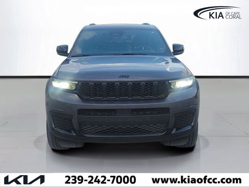 Used 2023 Jeep Grand Cherokee L Laredo AWD/4WD image 2
