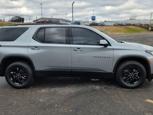 Used 2023 Chevrolet Traverse LT image 14