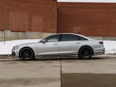 Used 2022 Audi A8 L 3.0T image 6