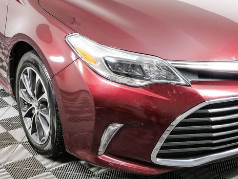 Used 2017 Toyota Avalon XLE image 32