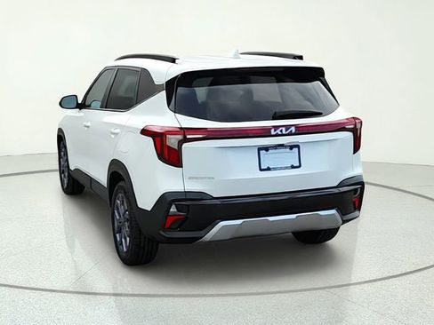 Certified 2024 Kia Seltos S FWD image 4