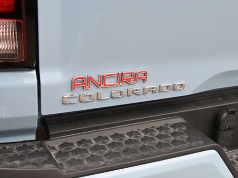 Used 2025 Chevrolet Colorado LT w/ LT Convenience Package RWD image 22
