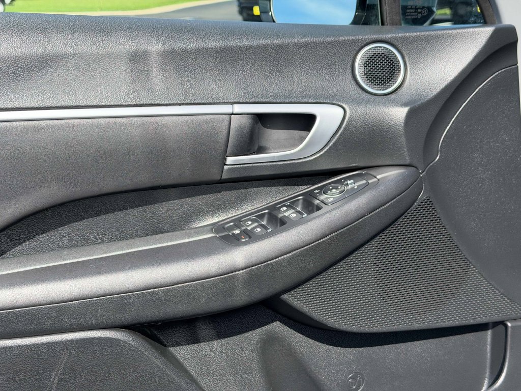 Used 2025 Hyundai Sonata SEL FWD image 28