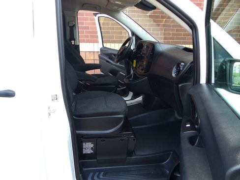 Used 2022 Mercedes-Benz Metris image 41