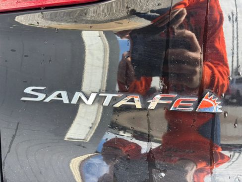 Used 2019 Hyundai Santa Fe AWD w/ Cargo Package image 12