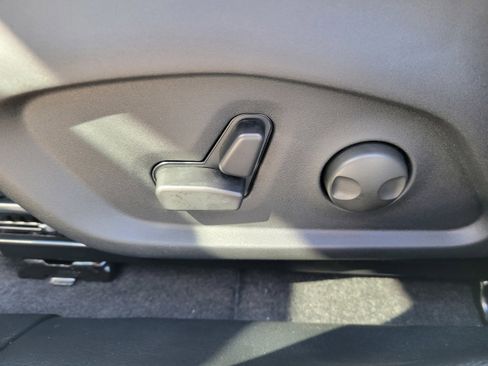 New 2026 Jeep Compass Limited w/ Sun, Sound & Navigation Group image 24