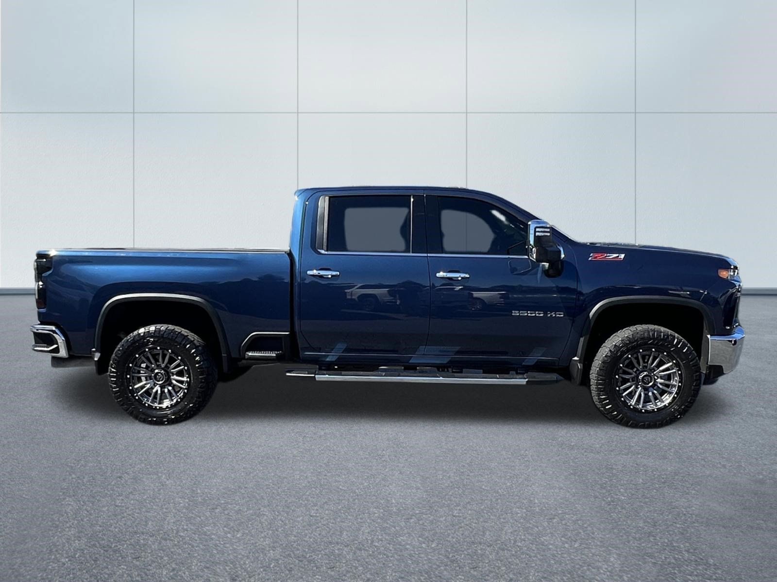Used 2022 Chevrolet Silverado 3500 LTZ w/ LTZ Convenience Package AWD/4WD image 7
