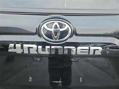Used 2021 Toyota 4Runner SR5 Premium image 32