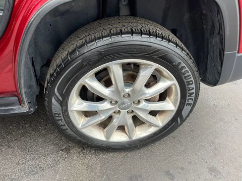 Used 2015 Jeep Cherokee Limited w/ Luxury Group image 12