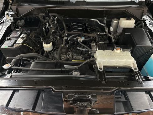 Used 2021 Nissan NV 3500 SL image 32