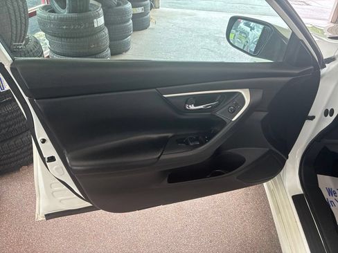 Used 2016 Nissan Altima 2.5 S w/ Power Driver Seat Package FWD image 11