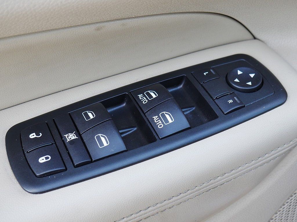 Used 2013 Jeep Grand Cherokee Limited AWD/4WD image 23