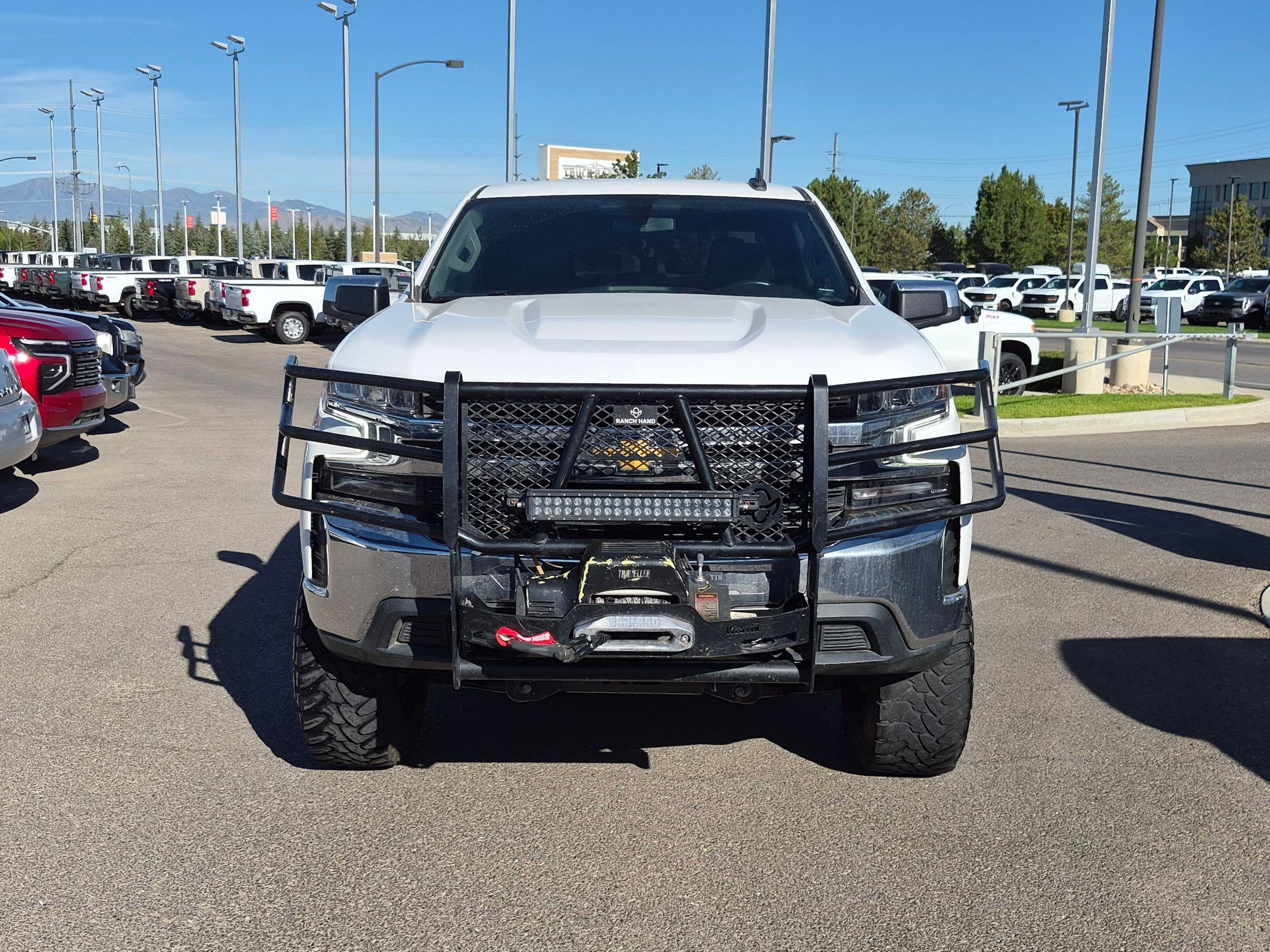 Used 2022 Chevrolet Silverado 1500 LT AWD/4WD image 9