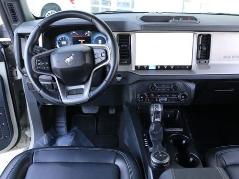 Used 2025 Ford Bronco Outer Banks AWD/4WD image 19