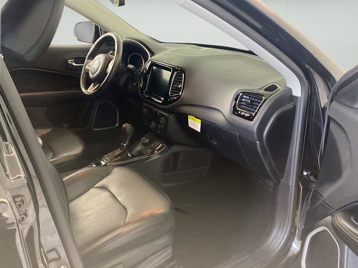 Used 2019 Jeep Compass Limited AWD/4WD image 13