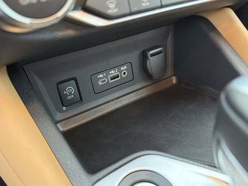 Used 2024 Nissan Sentra SV w/ SV Premium Package image 31