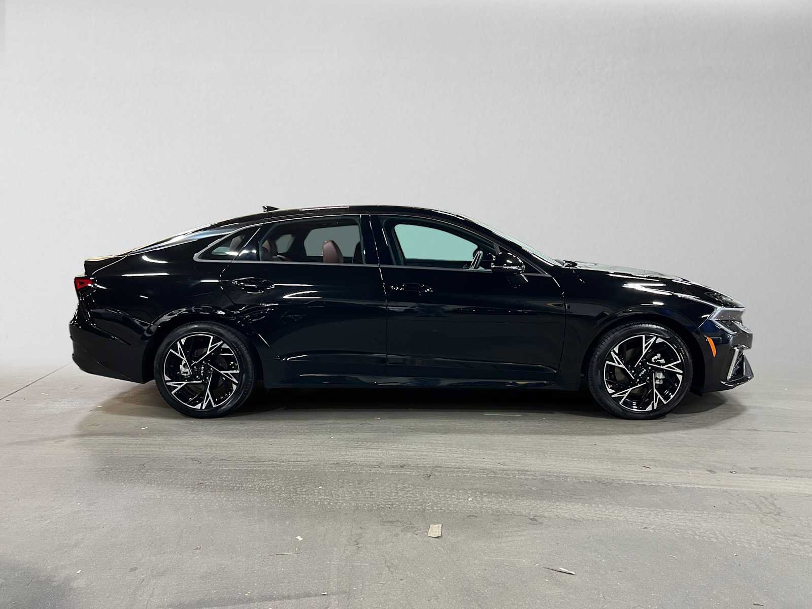 Used 2025 Kia K5 GT-Line w/ GT-Line Premium Package AWD/4WD image 2