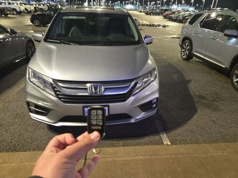 Used 2018 Honda Odyssey EX-L image 3
