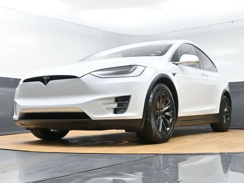 Used 2019 Tesla Model X Long Range image 50