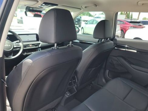 Used 2024 Kia Seltos EX FWD image 12