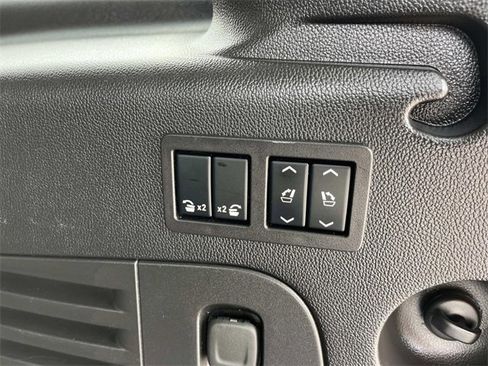 Used 2018 GMC Yukon XL Denali w/ Denali Ultimate Package image 25