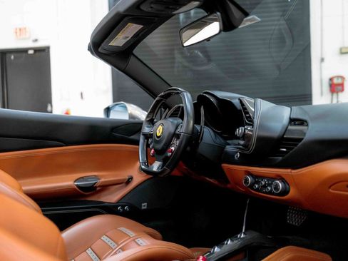 Used 2018 Ferrari 488 Spider image 61