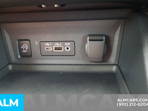 Used 2025 Nissan Sentra SV w/ Trunk Package image 9