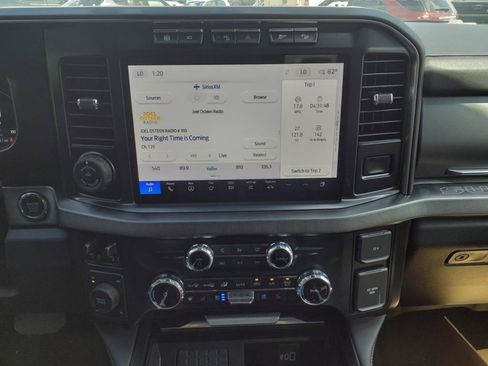 Used 2024 Ford F250 Platinum image 9