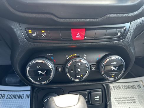 Used 2016 Jeep Renegade Limited AWD/4WD image 53