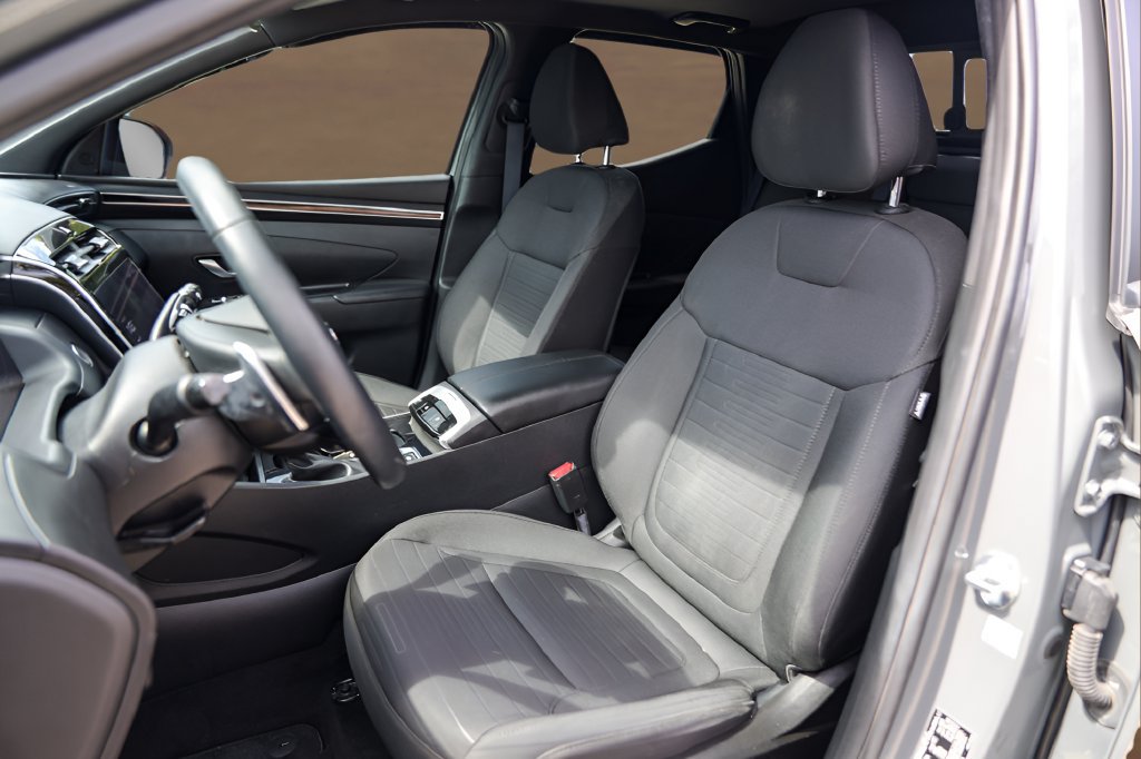 Used 2023 Hyundai Santa Cruz SEL Premium w/ Cargo Package AWD/4WD image 9