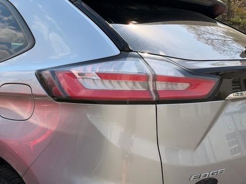 Used 2020 Ford Edge SE AWD/4WD image 10
