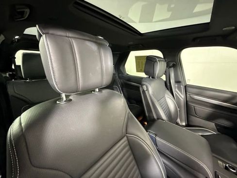 Used 2022 Land Rover Discovery HSE R-Dynamic image 32