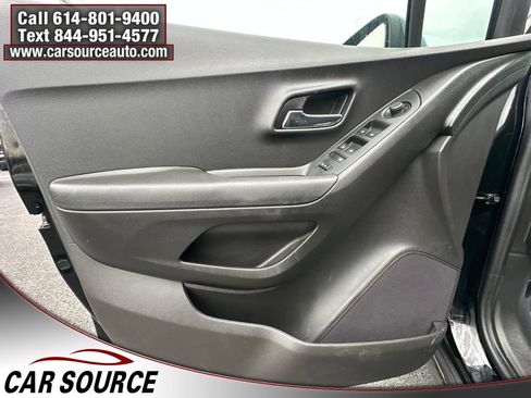 Used 2018 Chevrolet Trax LS w/ Fleet Convenience Package FWD image 18