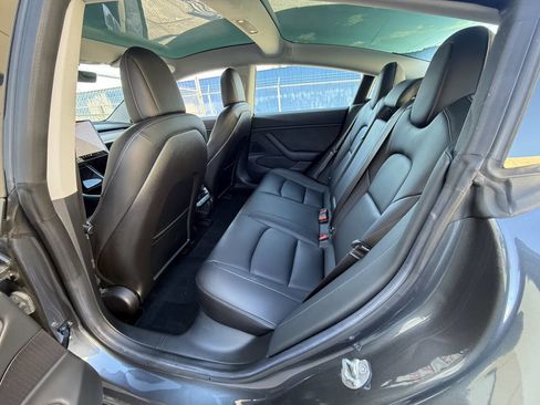 Used 2018 Tesla Model 3 Long Range RWD image 13