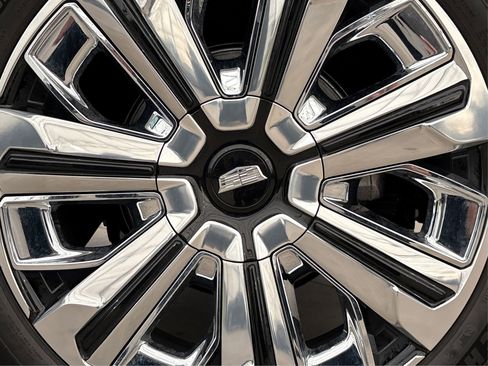 New 2025 Cadillac Escalade IQ Luxury 2 w/ LPO, Radiant Package image 13