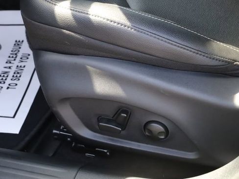 Used 2025 Jeep Compass Limited image 14