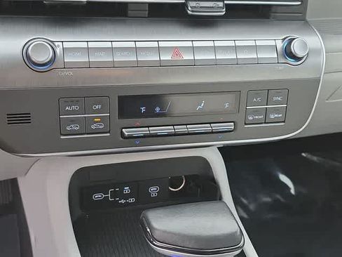 Used 2024 Hyundai Kona SEL FWD image 41