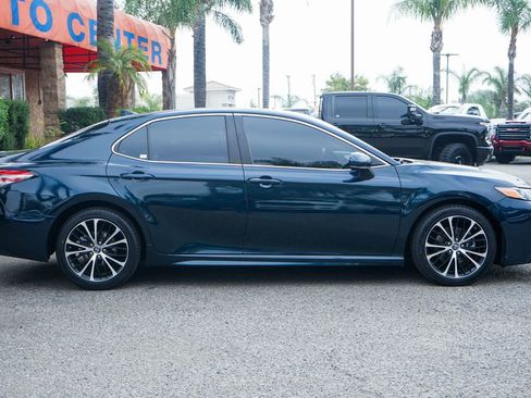 Used 2019 Toyota Camry SE w/ Carpet Mat Package FWD image 10