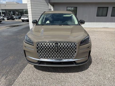 Used 2025 Lincoln Corsair FWD w/ Equipment Group 101A image 4